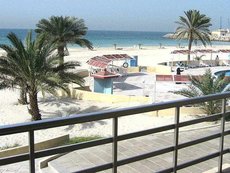 Golden Beach Motel  46571