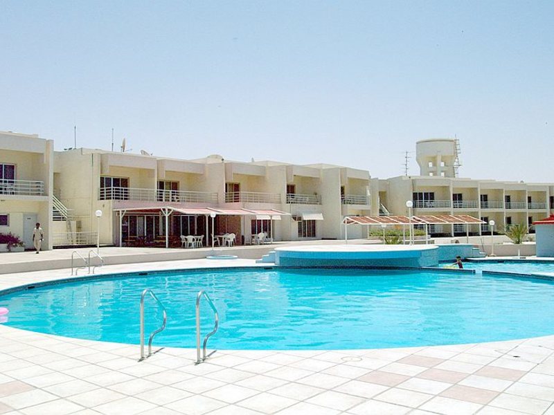 Golden Beach Motel  46573