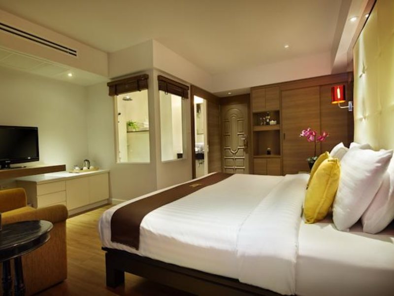 Golden Cliff House 152006