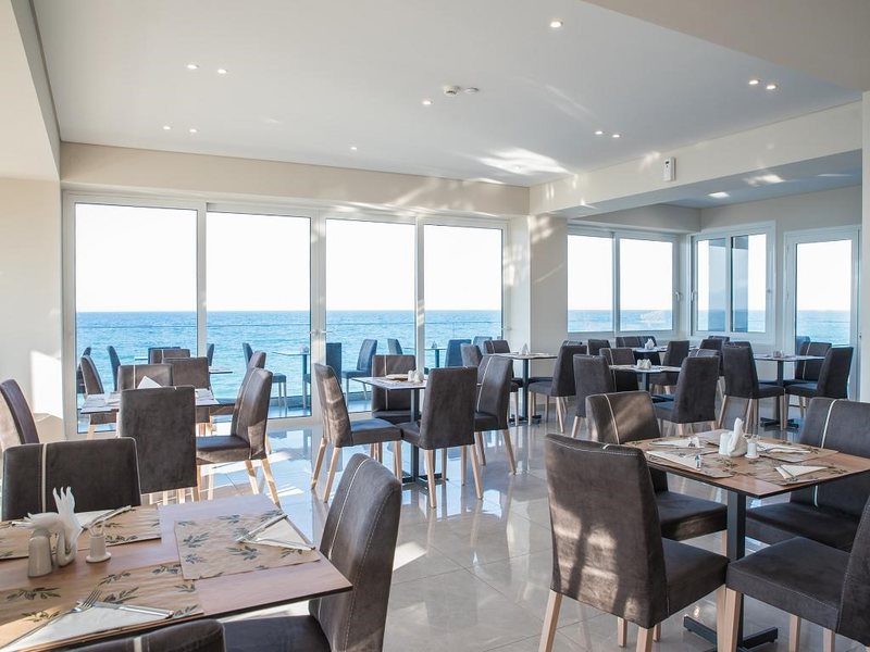 Golden Coast Resort 305987