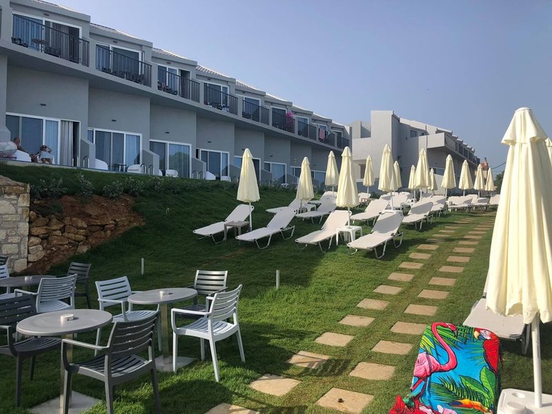 Golden Coast Resort 305990