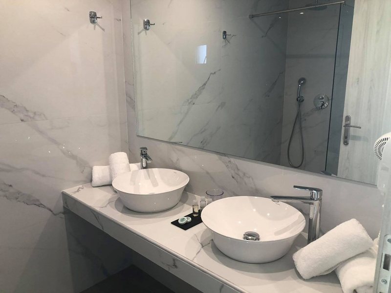 Golden Coast Resort 306002