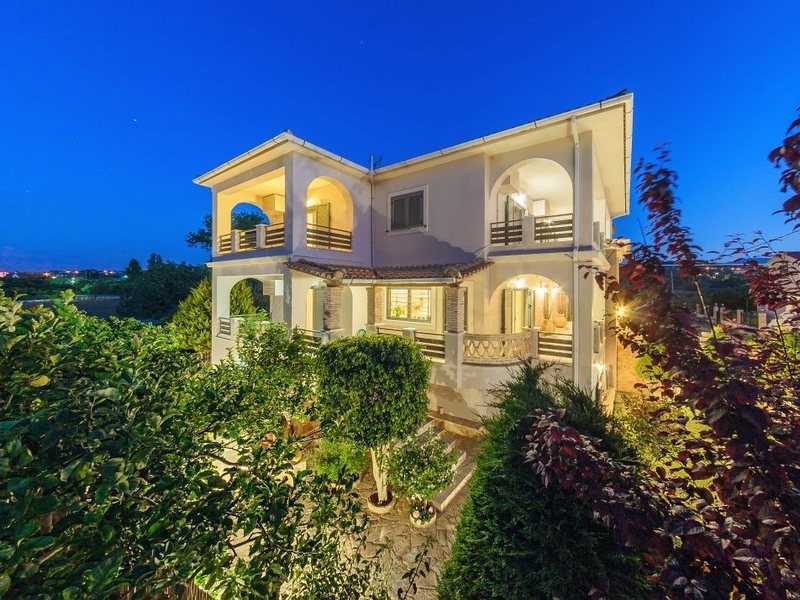 Golden Coast Resort 306017