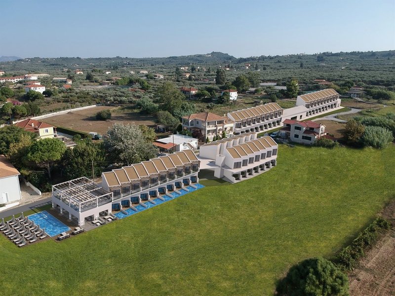 Golden Coast Resort 306018