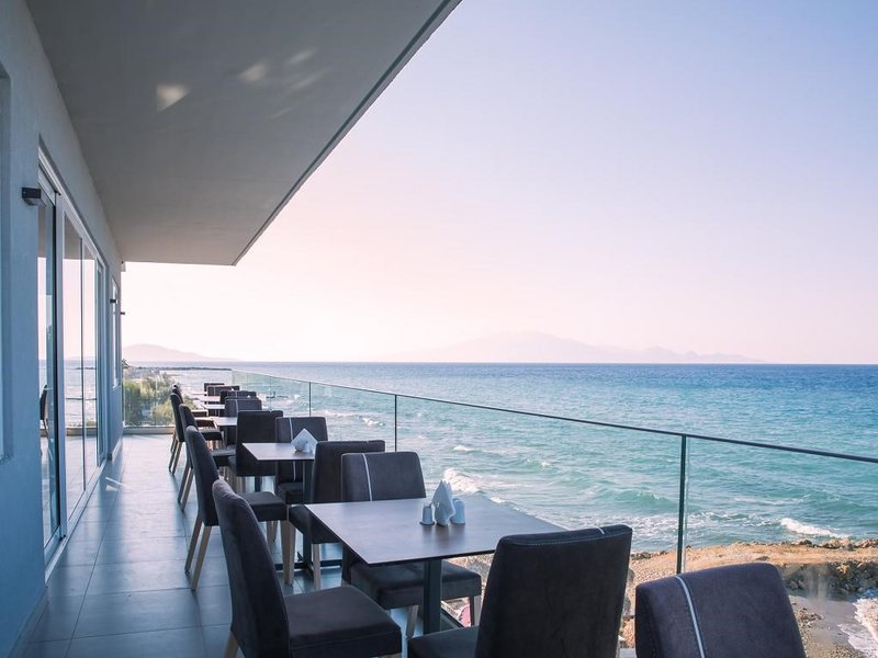 Golden Coast Resort 306019