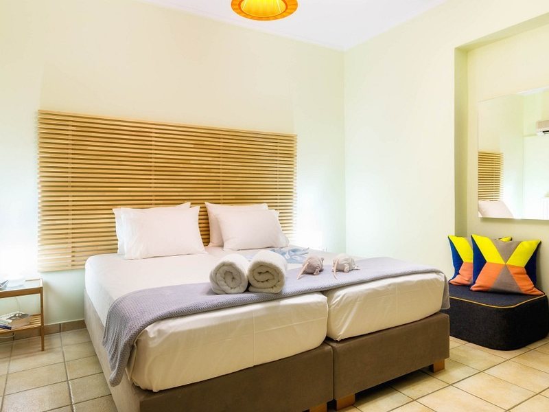 Golden Coast Resort 306020