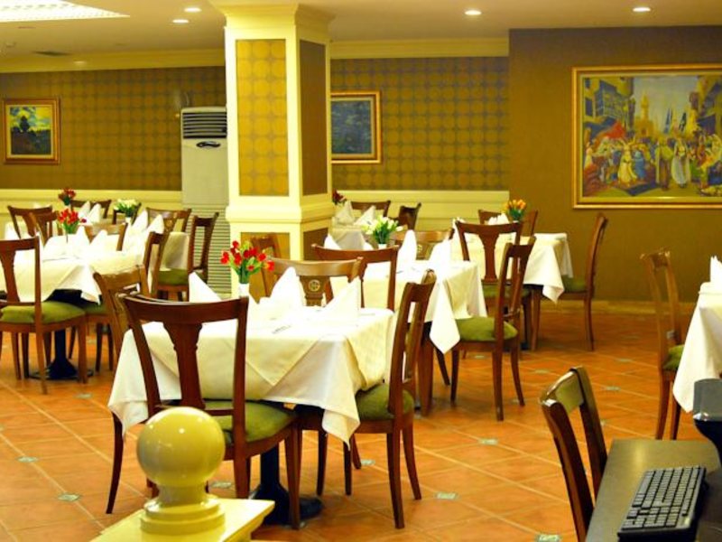 Golden Crown Hotel 75249