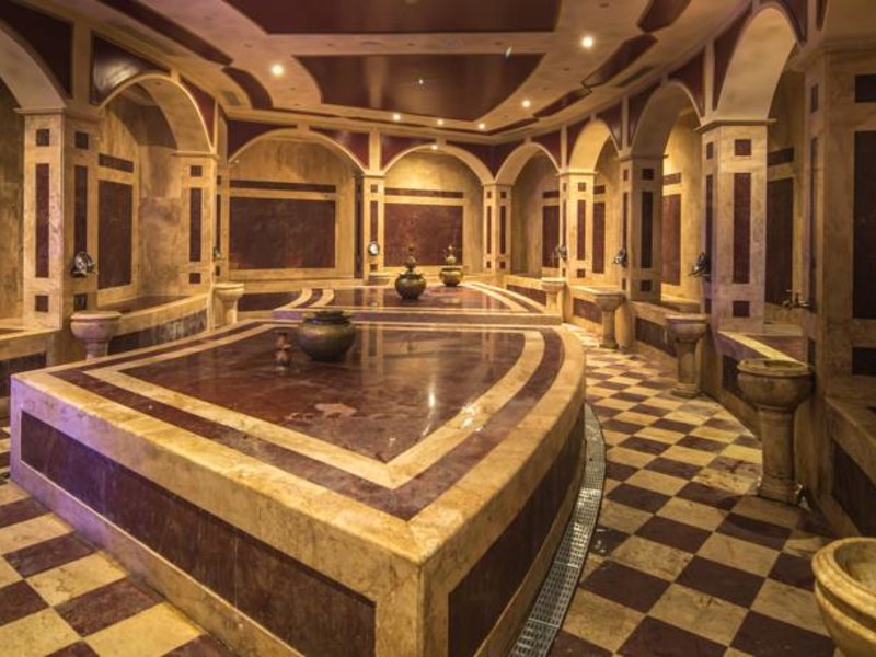 Golden Five Club  124095