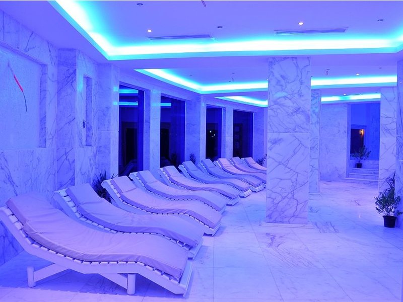 Golden Five Topaz Suites Hotel (ex 124243