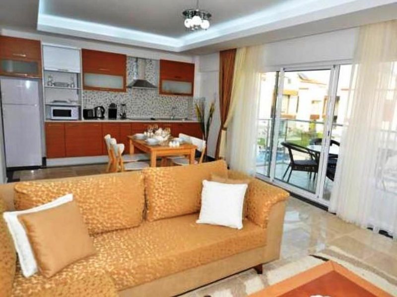 Golden Life Blue Green Residence 275892