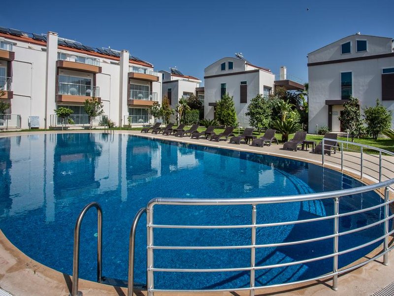 Golden Life Blue Green Residence 275906