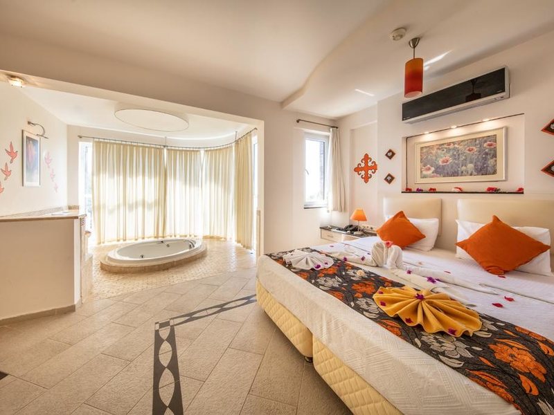 Golden Life Heights Deluxe Suit Hotel 278349