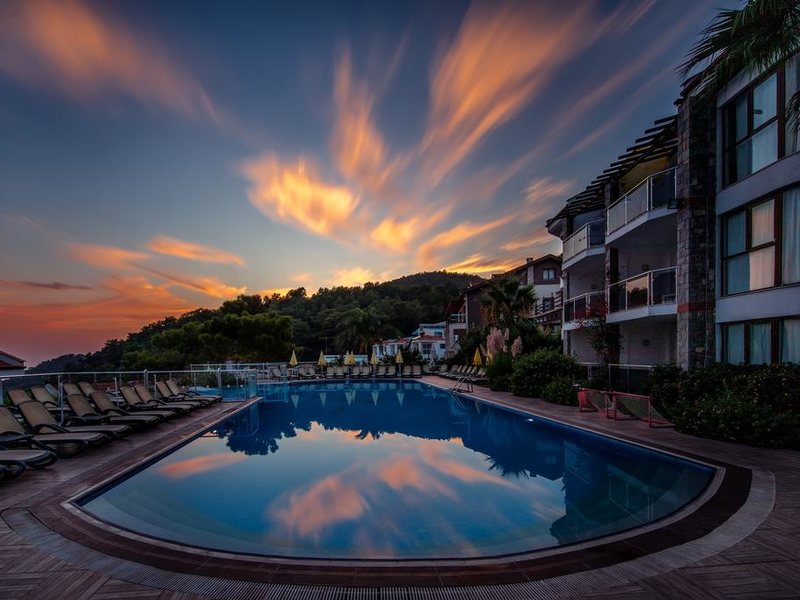 Golden Life Heights Deluxe Suit Hotel 278355