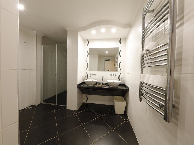 Golden Life Heights Deluxe Suit Hotel 278357