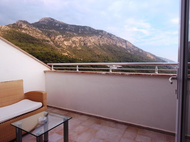 Golden Life Heights Deluxe Suit Hotel 278363