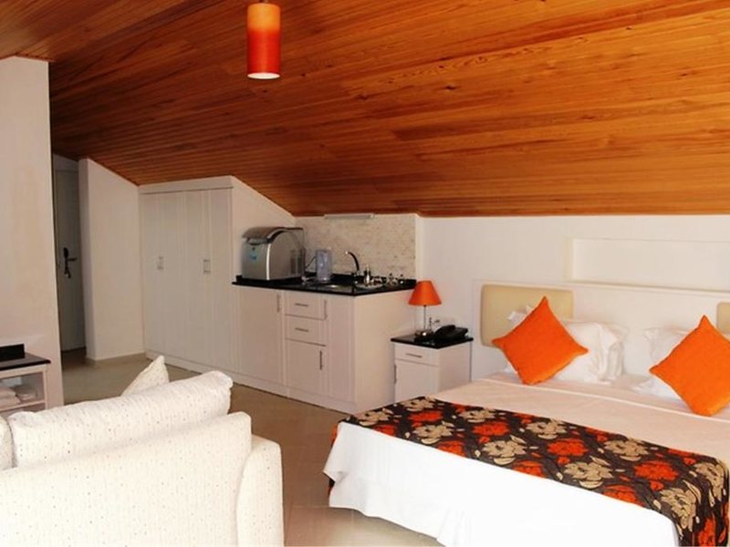 Golden Life Heights Deluxe Suit Hotel 278365