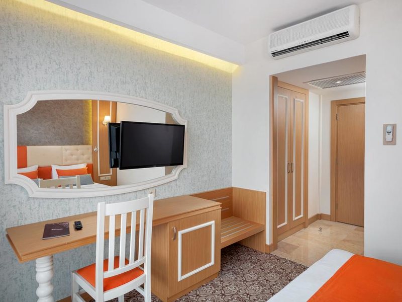 Golden Orange Hotel 303212