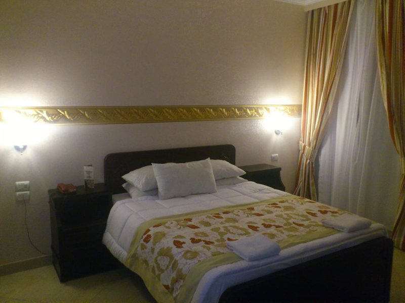 Golden Rose Hotel 293656