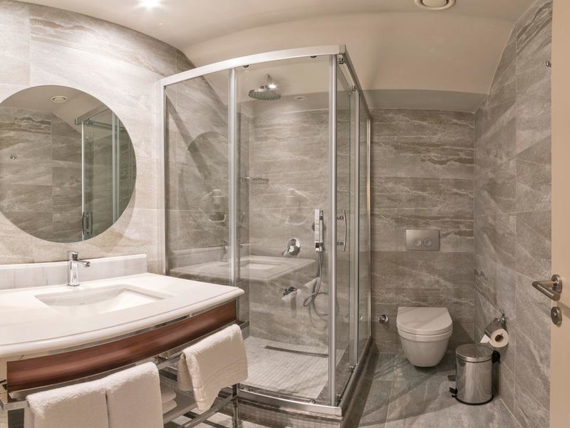 Golden Royal Hotel 271836