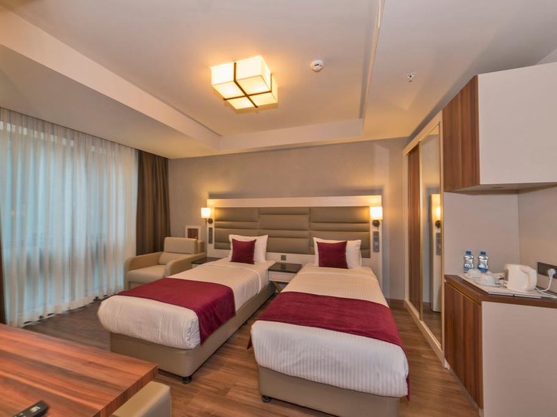 Golden Royal Hotel 271838