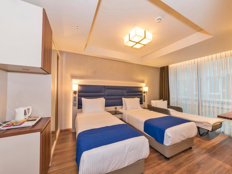 Golden Royal Hotel 271843