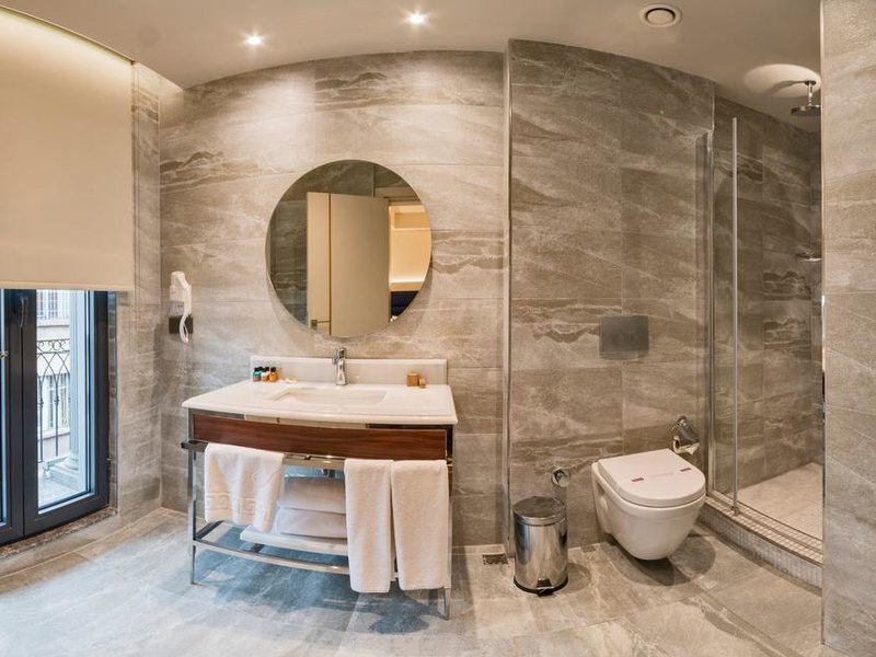 Golden Royal Hotel 271847