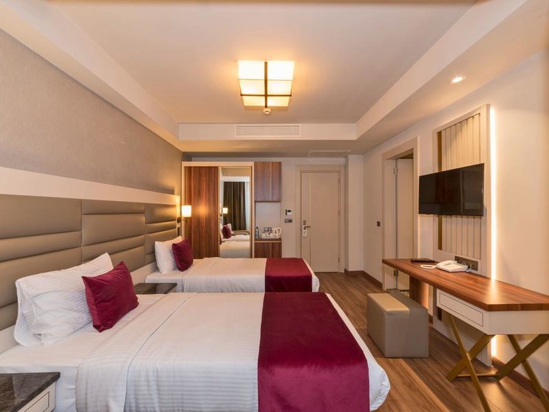 Golden Royal Hotel 271848