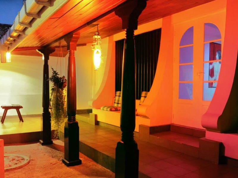 Golden Star Beach Hotel  107565