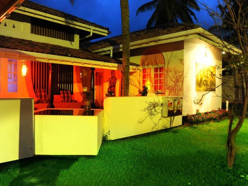 Golden Star Beach Hotel  107570