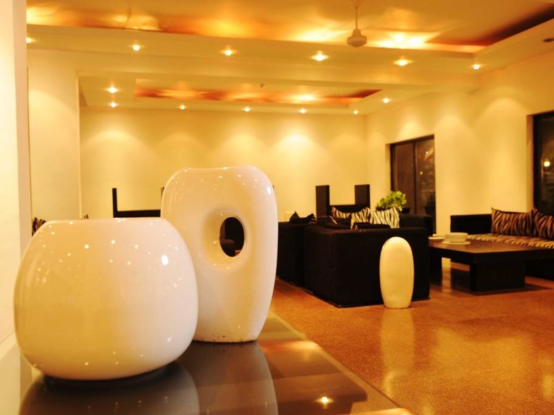 Golden Star Beach Hotel  107573