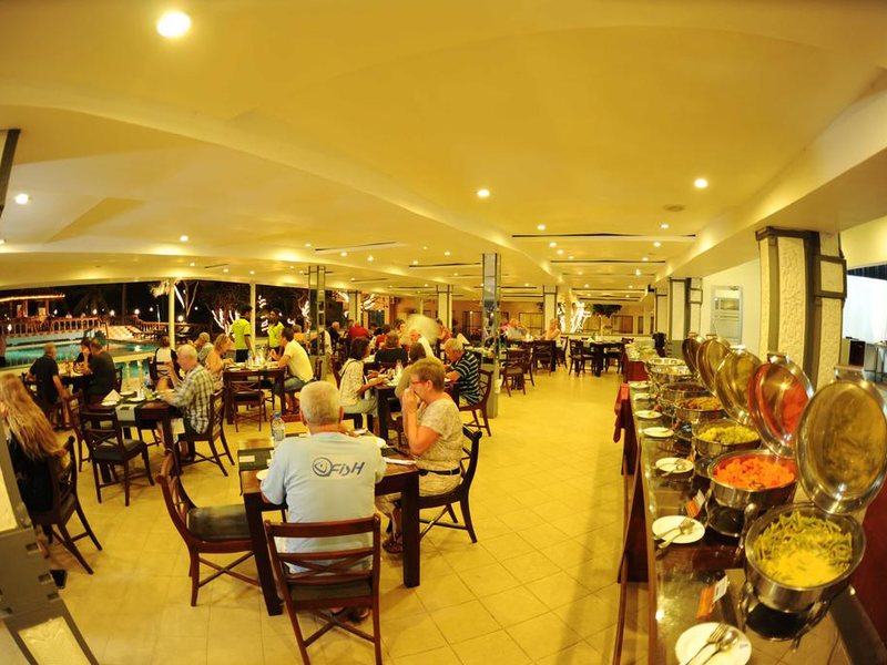 Golden Star Beach Hotel  107577