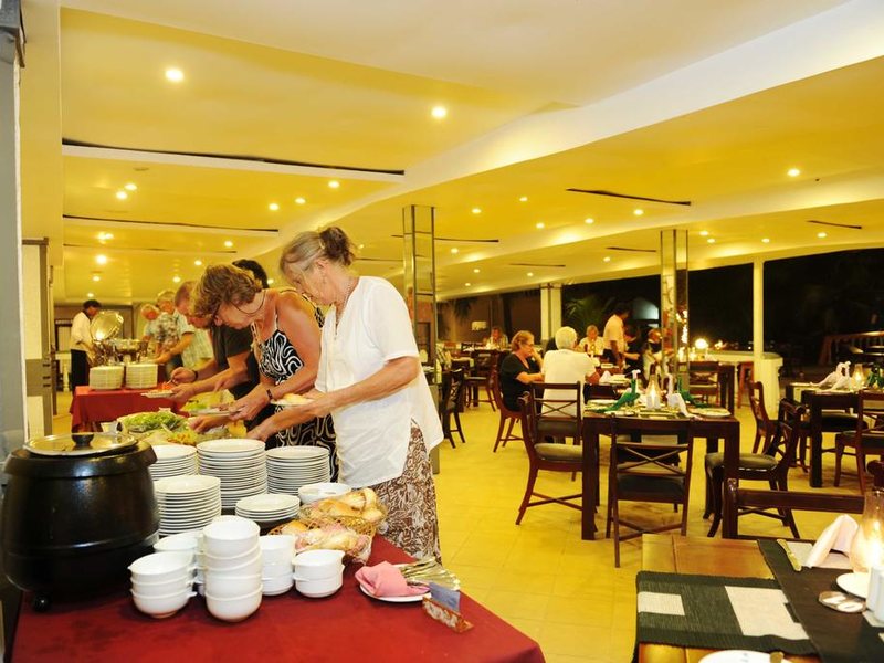 Golden Star Beach Hotel  107580