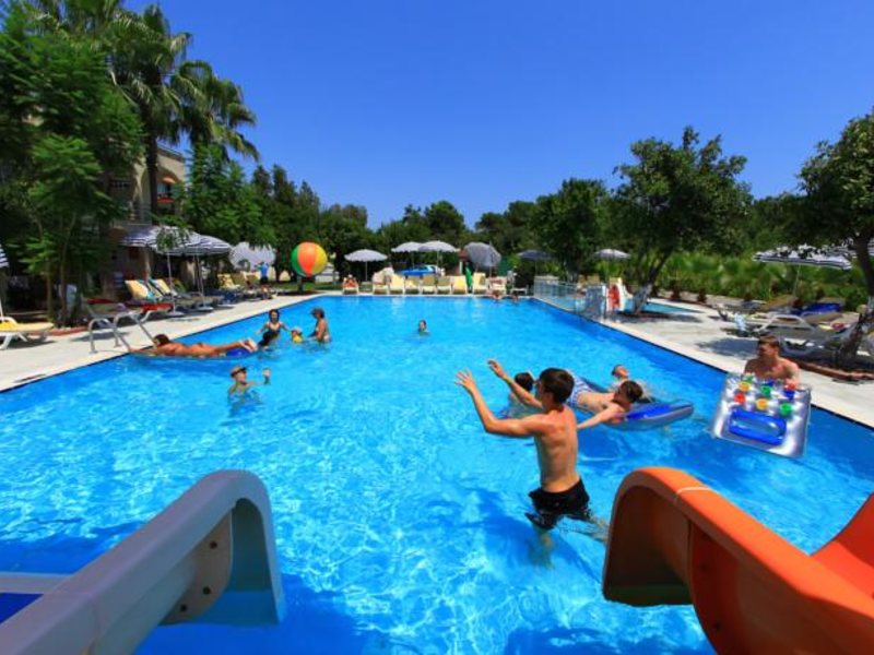 Golden Sun Hotel  55711