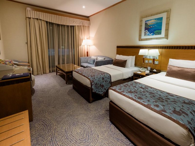 Golden Tulip Al Barsha 275402