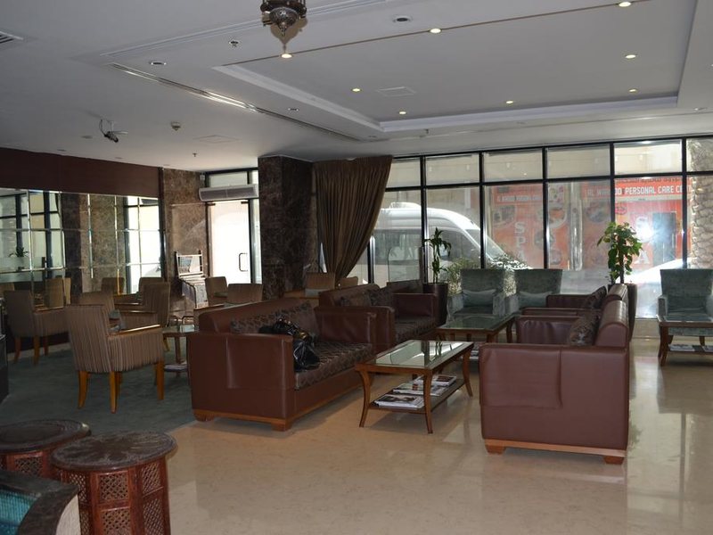 Golden Tulip Al Barsha 275413