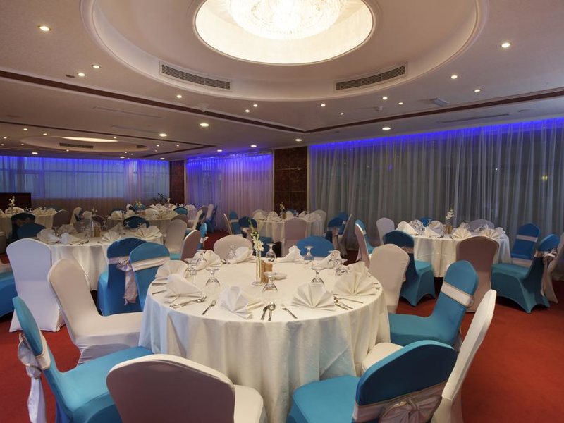 Golden Tulip Al Thanyah Hotel Apartment 193138