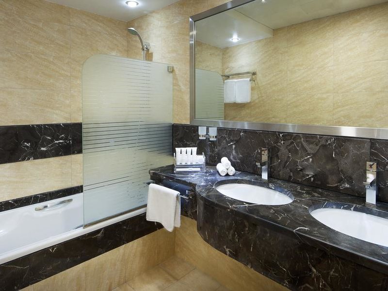 Golden Tulip Al Thanyah Hotel Apartment 193148