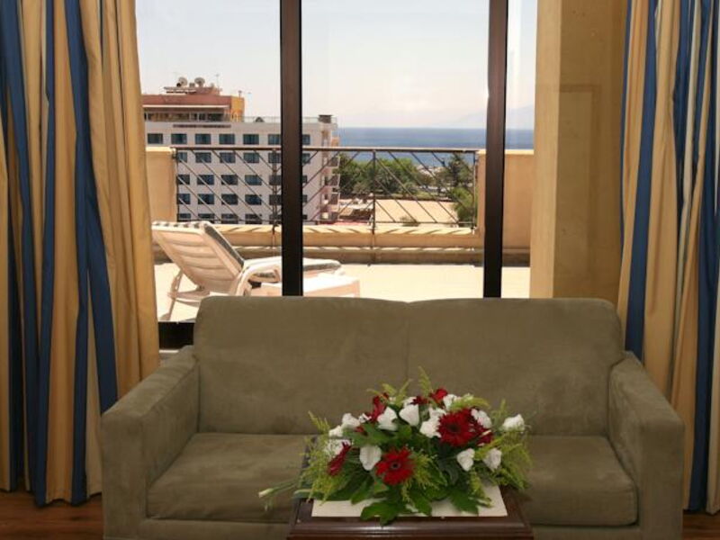 Golden Tulip Aqaba 119995