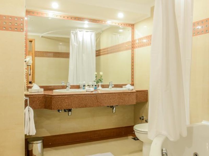 Golden Tulip Flamenco 146830