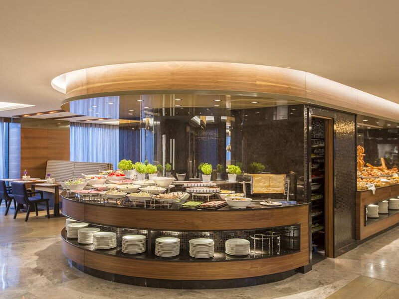 Golden Tulip Istanbul Bayrampasa 272111