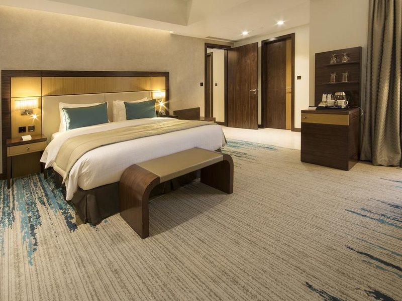 Golden Tulip Media Hotel 270435