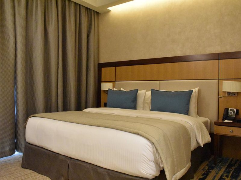 Golden Tulip Media Hotel 270437