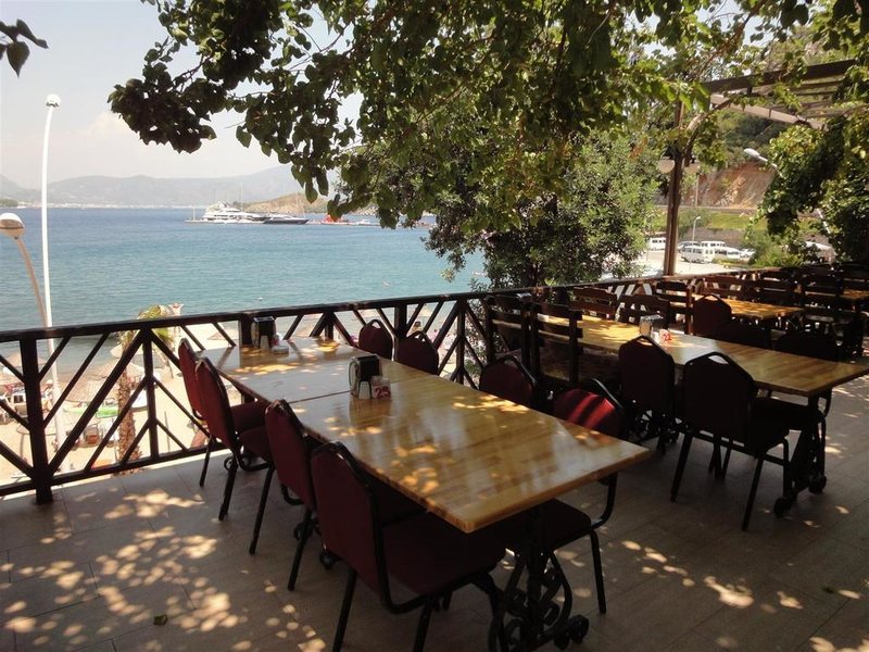 Golmar Beach Hotel  279933