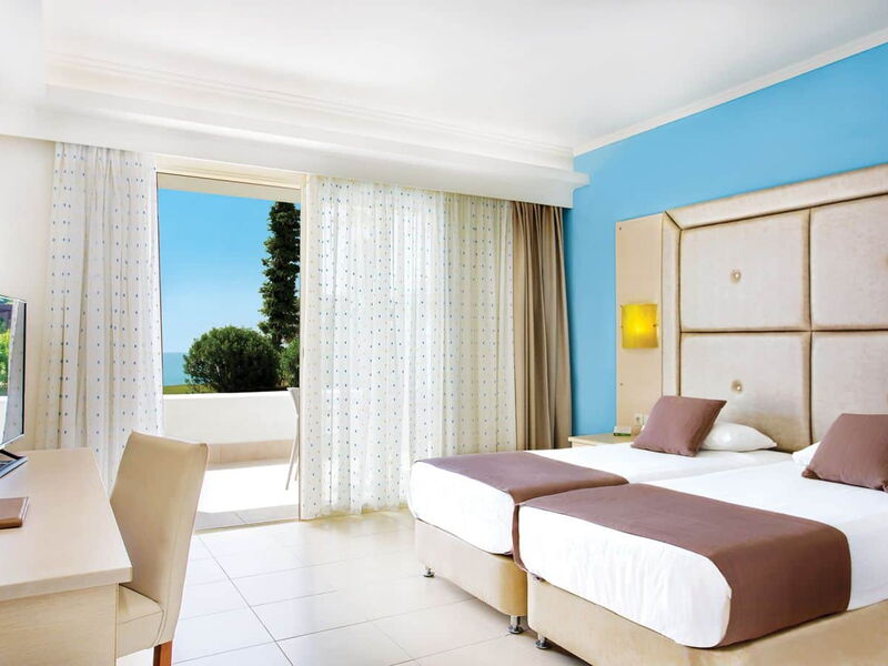 Grand Blue Beach Hotel 327561