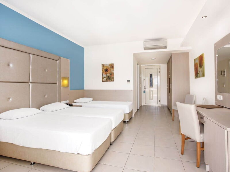 Grand Blue Beach Hotel 327562