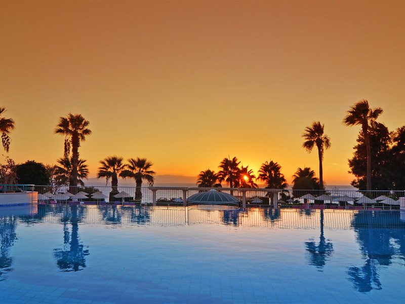 Grand Blue Sky 75513