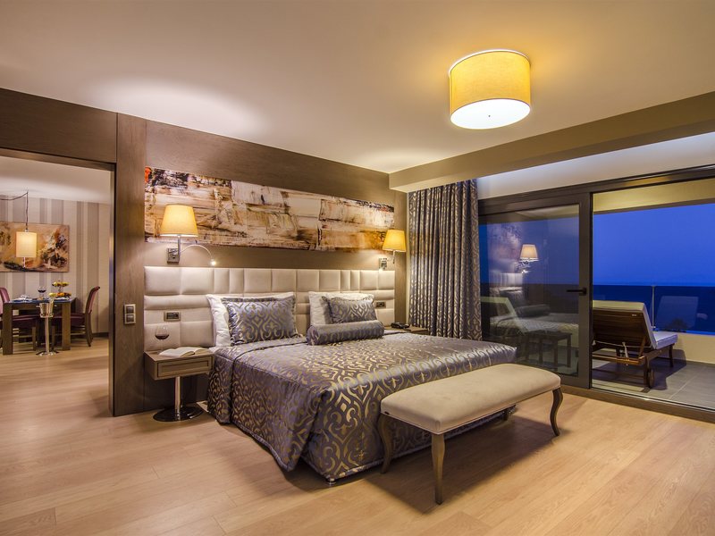 Grand Blue Sky 75527