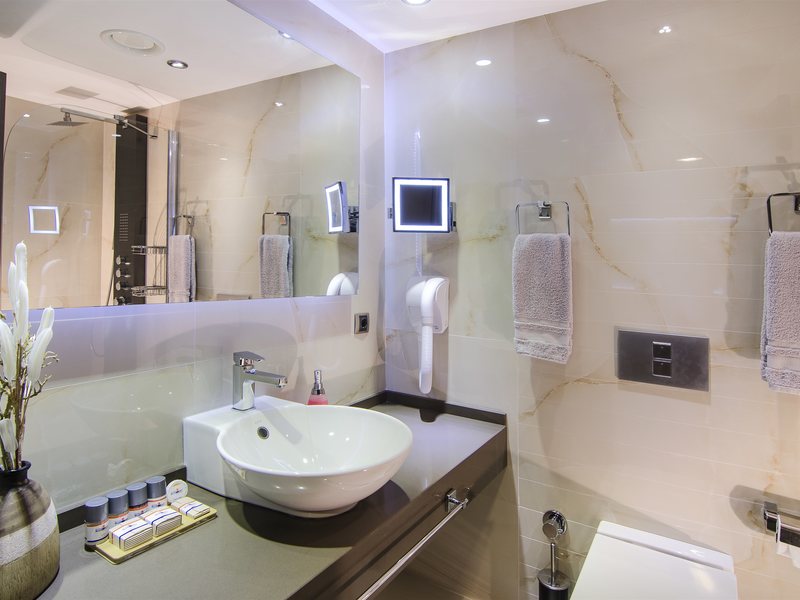 Grand Blue Sky 75534