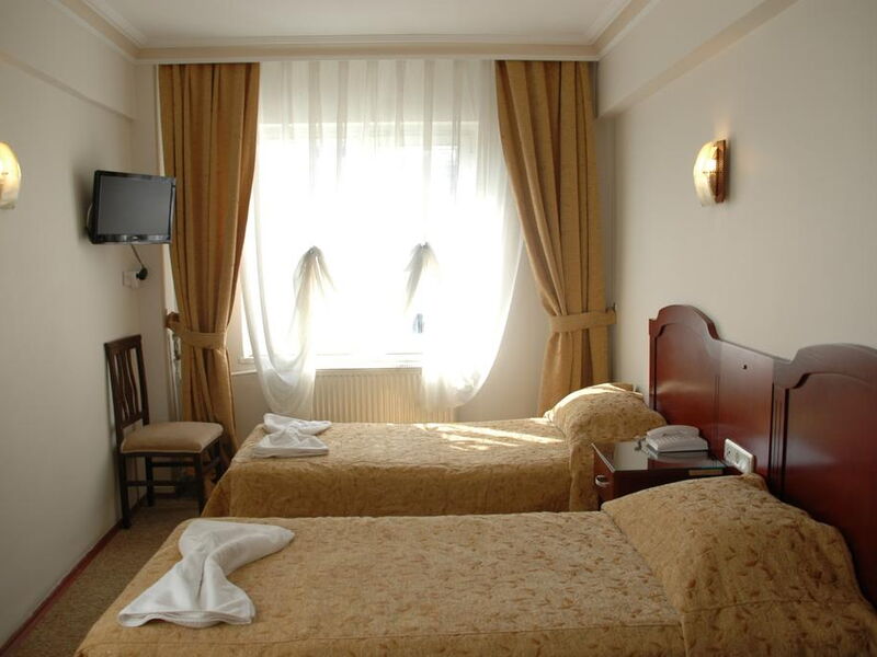 Grand Liza Hotel  241977