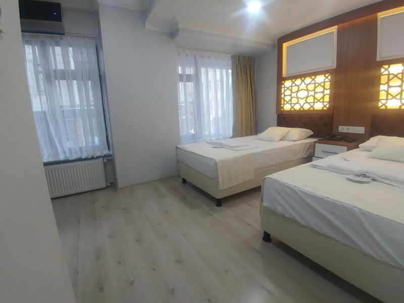 Grand Liza Hotel  295174